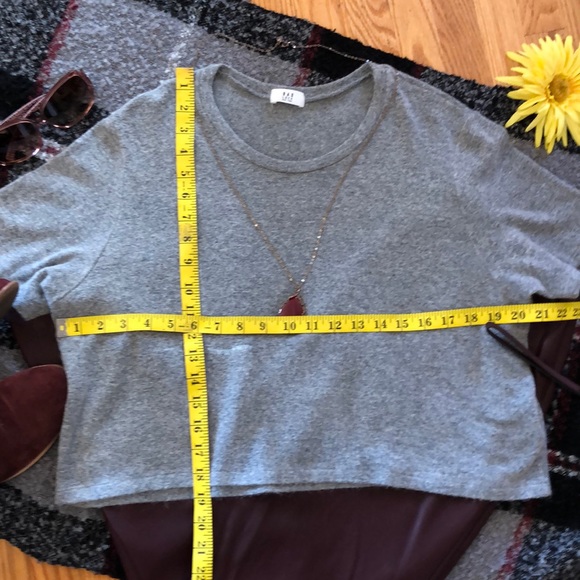 🌺 BAD LUCK NY; Wool Blend Gray Cropped Short-Sleeved Sweater Misses XL - NICE! - Picture 5 of 8